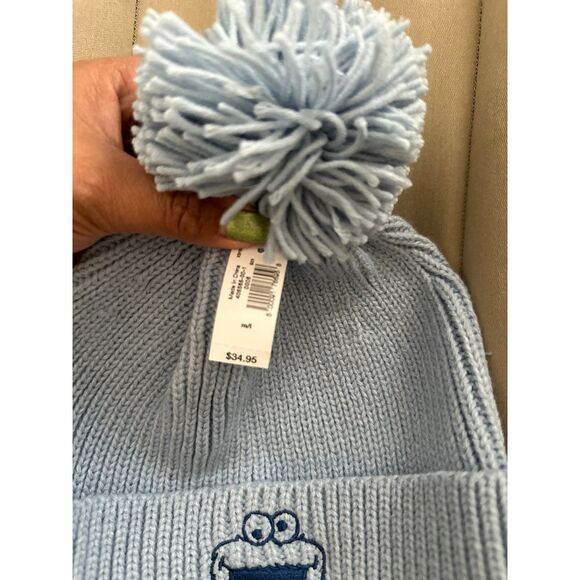 Gap children's beanie new with tags Cookie Monster Blue Pom Pom - Picture 2 of 2